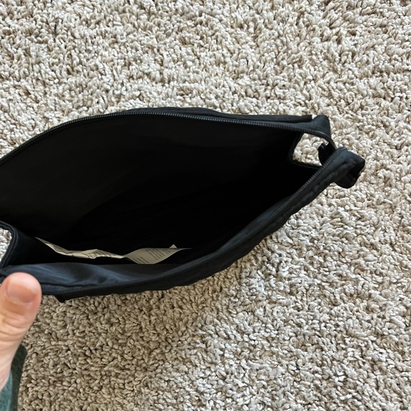 Fabletics NWOT Quilted Black Cosmetic Bag - Picture 3 of 3